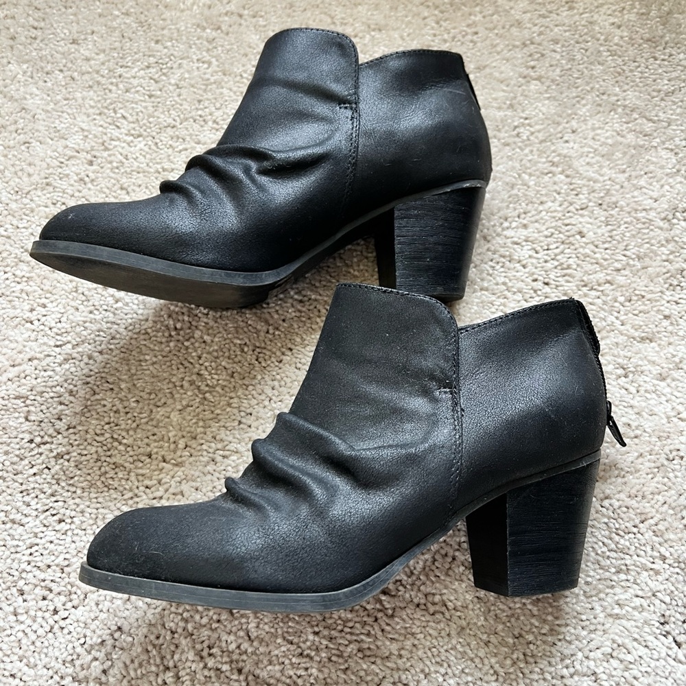 Report black heeled boots, size 6, like new condition